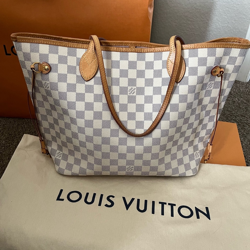 Rose Ballerine Neverfull MM Louis Vuitton purse